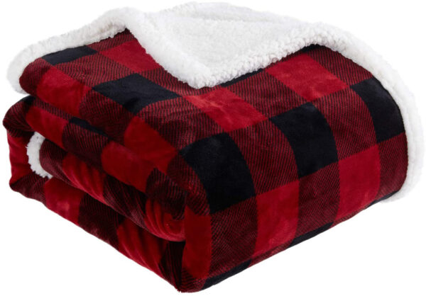 Buffalo Check Throw Blanket with Faux Sherpa Lining 01